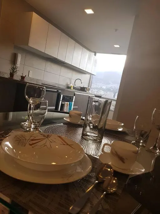 Apartment Modern Suite, Excellent Location! Quito Ecuador
