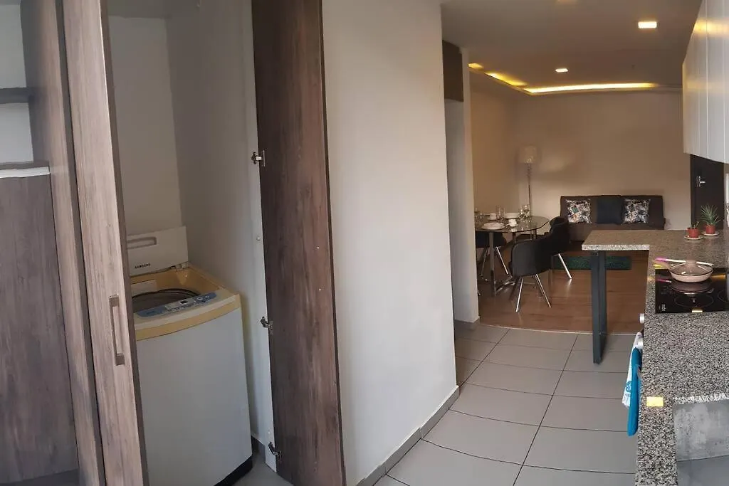 Apartment Modern Suite, Excellent Location! Quito